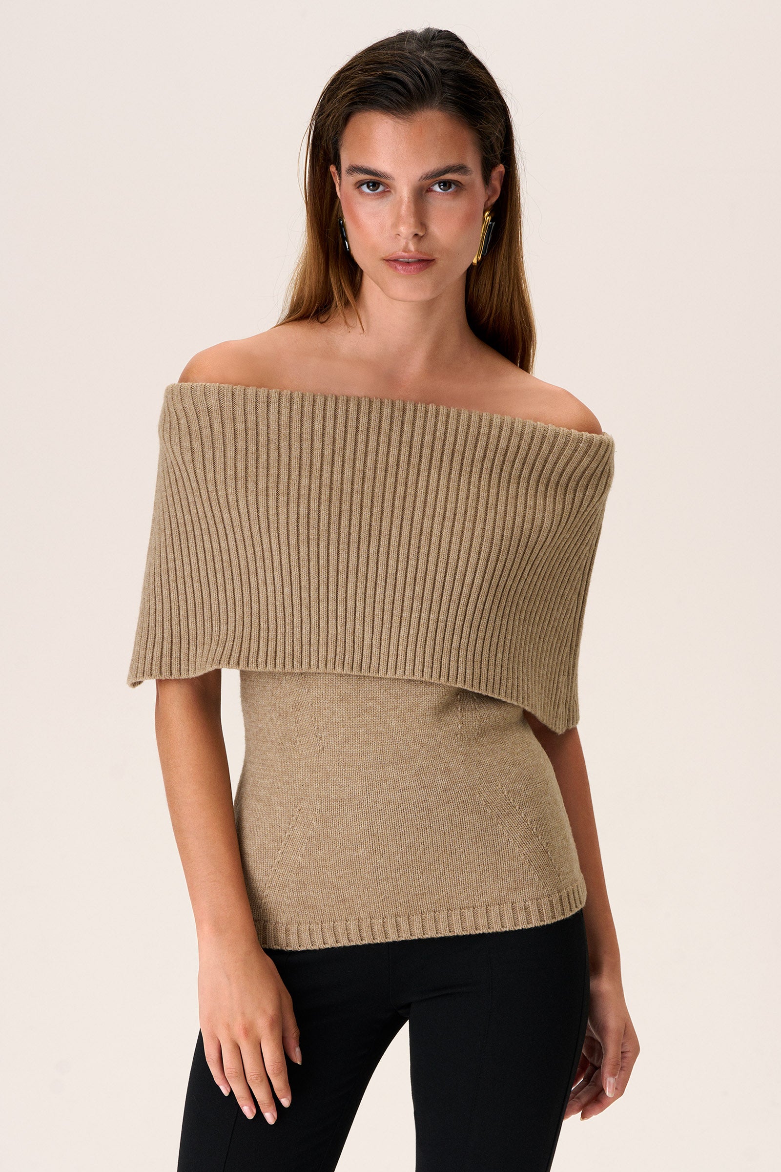 BEIGE KNITTED TOP