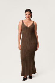 Knitted lugo maxi lengthed dress in taupe. thumbnail image