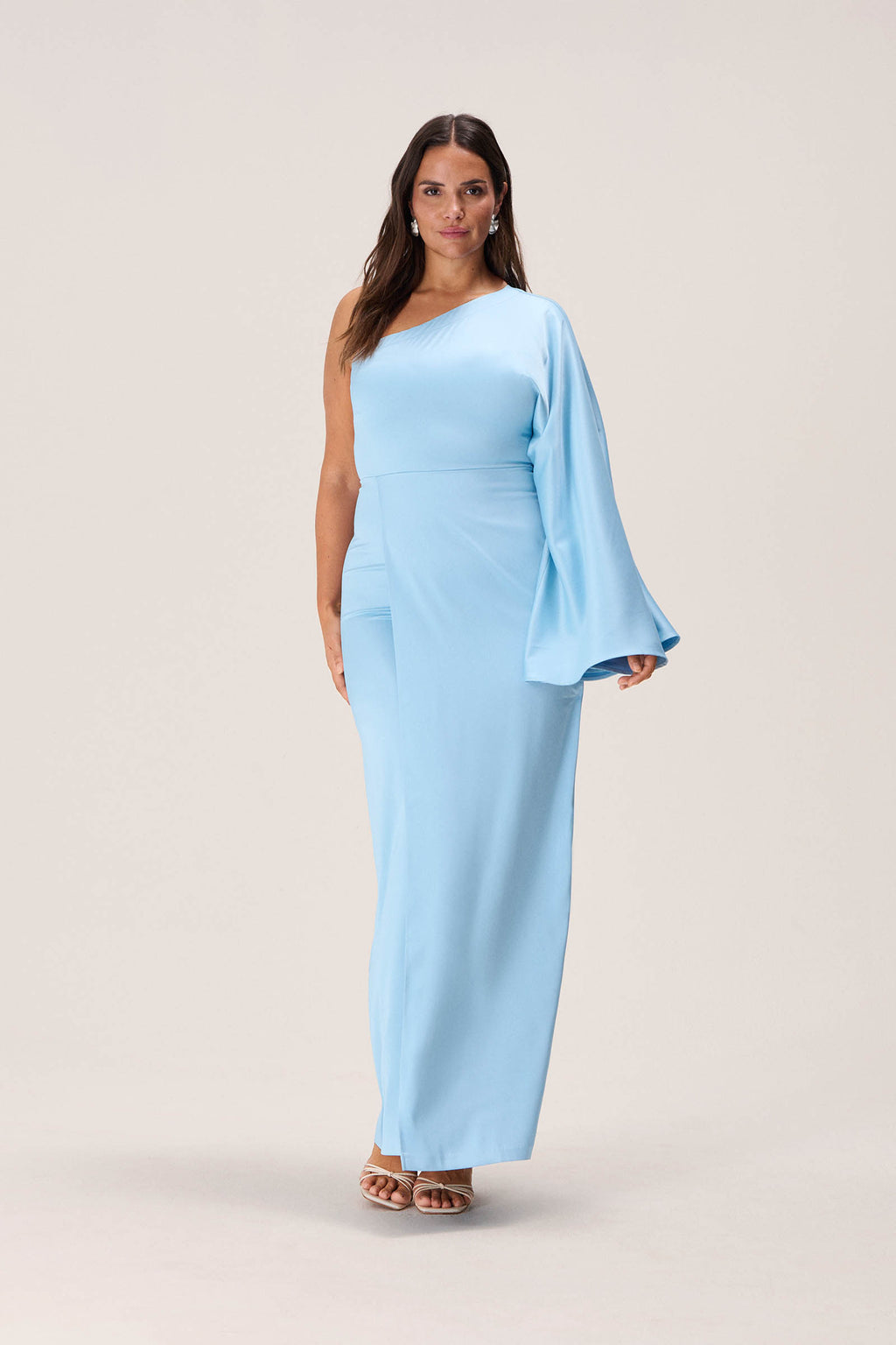 One-shoulder dress in light blue – Shop maxi dress – adoore.se